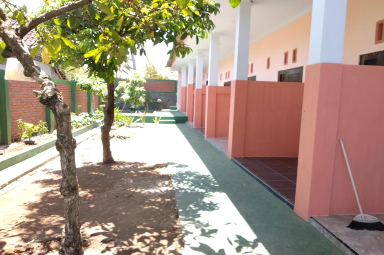בניוואנגי Kelapa Gading Homestay Syariah Redpartner מראה חיצוני תמונה