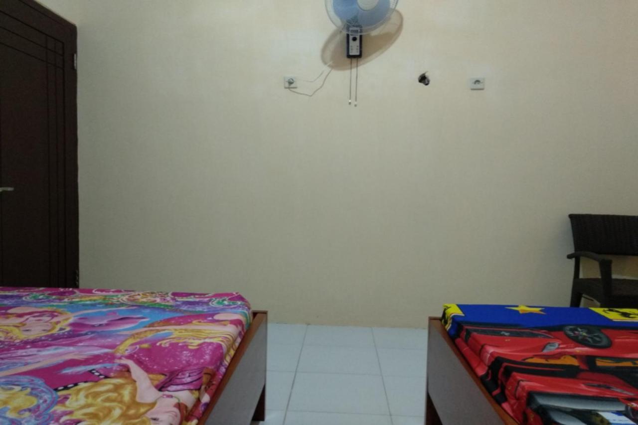 בניוואנגי Kelapa Gading Homestay Syariah Redpartner מראה חיצוני תמונה