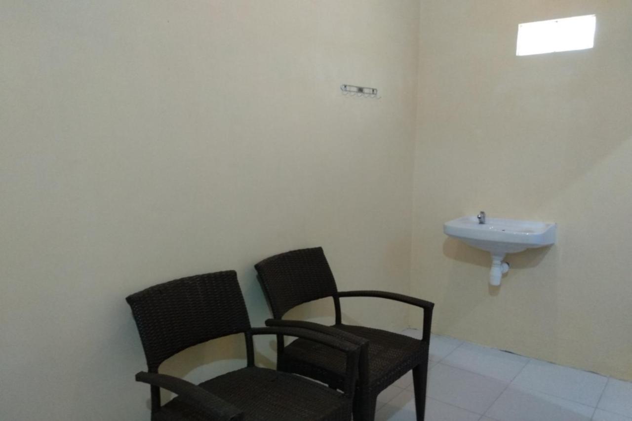 בניוואנגי Kelapa Gading Homestay Syariah Redpartner מראה חיצוני תמונה